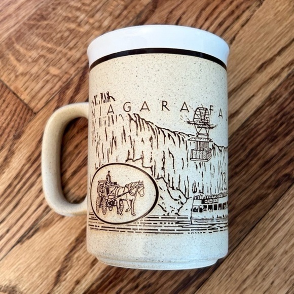 Vintage Niagara Falls Canada 16oz Tall Tan Coffee Mug With White Rim & Etching - Picture 15 of 15
